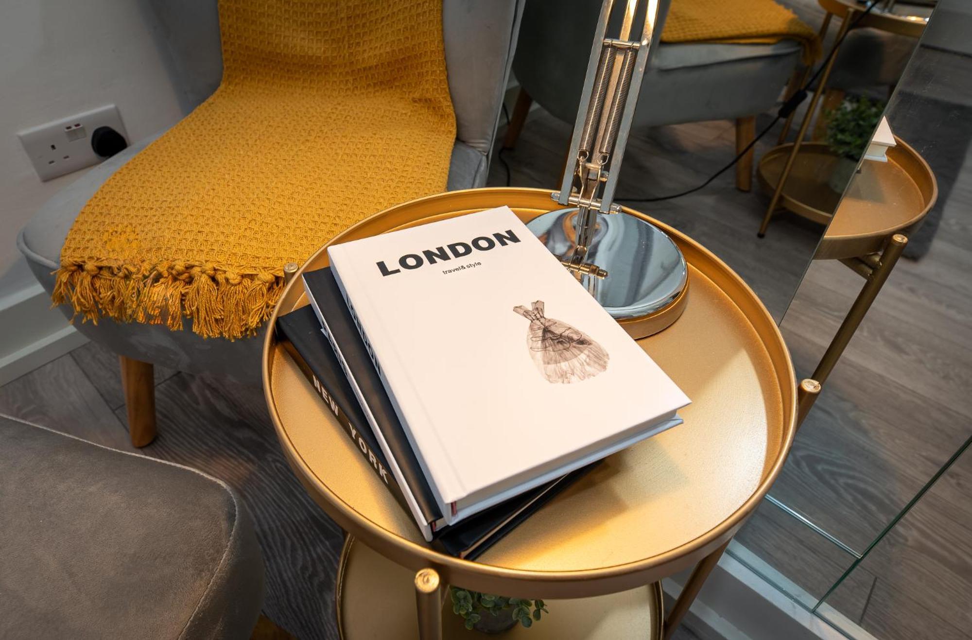 Chic Studio Apartment, Bus 18 To Euston In 30 Min. Лондон Экстерьер фото
